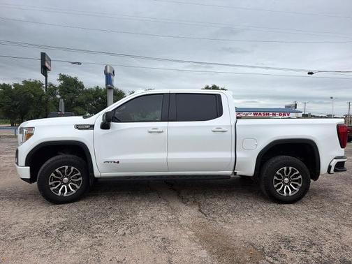 White 2021 GMC Sierra 1500 AT4