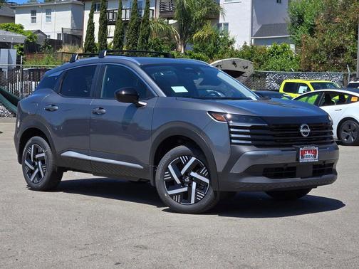 Gun Metallic 2026 Nissan Kicks SV