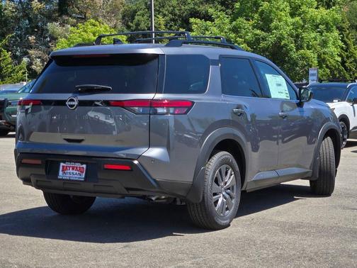 Gun Metallic 2026 Nissan Pathfinder SV