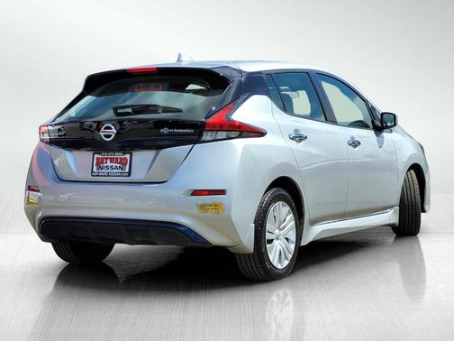2022 Nissan Leaf S