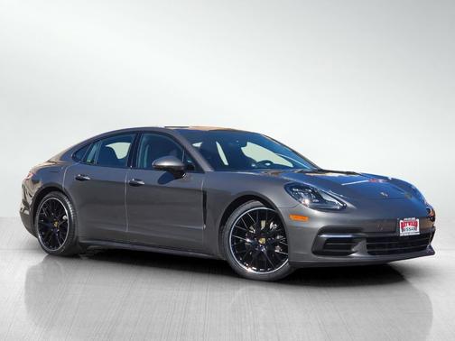Agate Gray Metallic 2018 Porsche Panamera 4