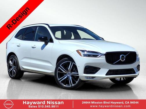 Crystal White Metallic 2021 Volvo XC60 T5 R-Design
