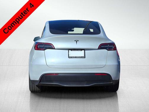 Pearl White Multi 2024 Tesla Model Y Standard Range