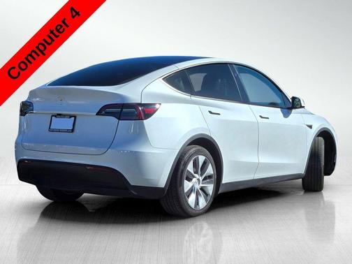 Pearl White Multi 2024 Tesla Model Y Standard Range