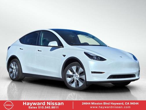 2024 Tesla Model Y Standard Range