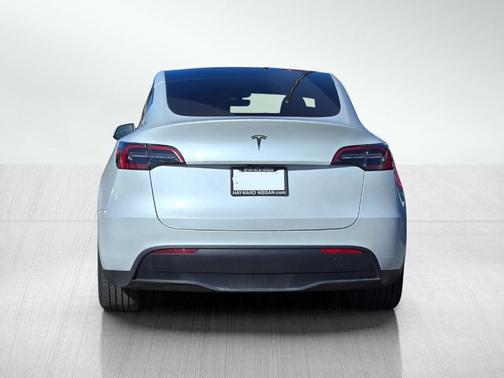 2024 Tesla Model Y Standard Range