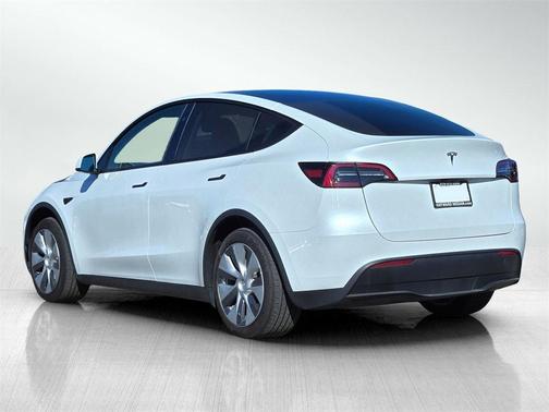2024 Tesla Model Y Standard Range