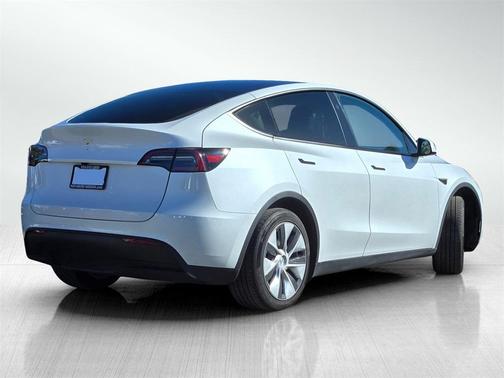 2024 Tesla Model Y Standard Range