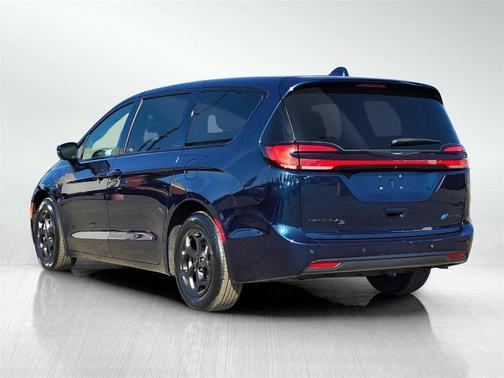 2022 Chrysler Pacifica Hybrid Touring L