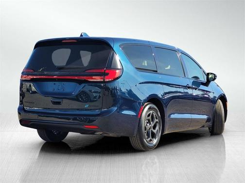 2022 Chrysler Pacifica Hybrid Touring L