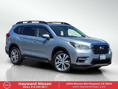Ice Silver Metallic 2022 Subaru Ascent Limited 7-Passenger