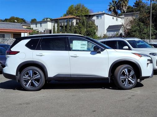 2025 Nissan Rogue SL
