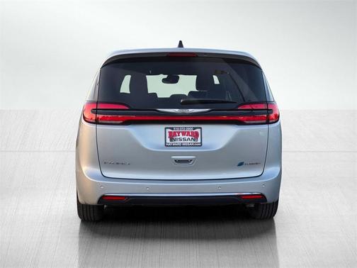 2023 Chrysler Pacifica Hybrid Limited