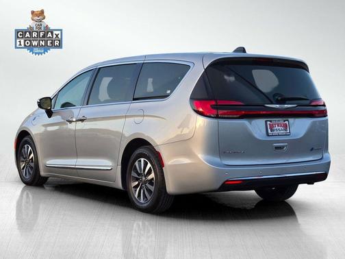 2023 Chrysler Pacifica Hybrid Limited