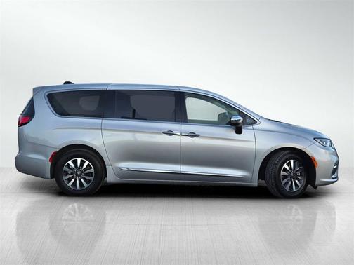 2023 Chrysler Pacifica Hybrid Limited