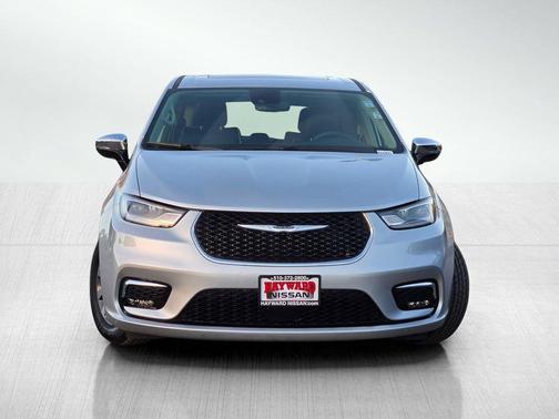 2023 Chrysler Pacifica Hybrid Limited