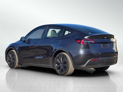2025 Tesla Model Y Long Range