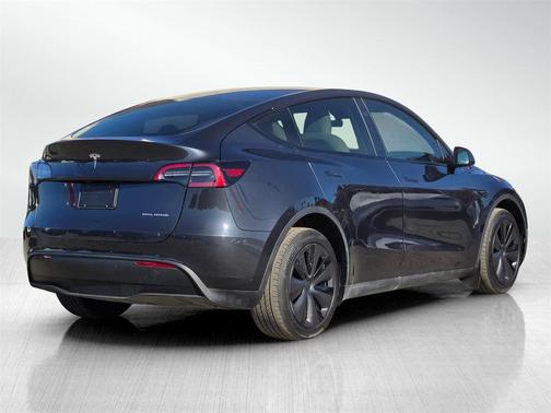 2025 Tesla Model Y Long Range