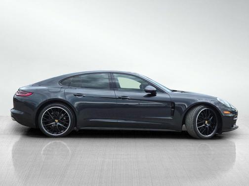 2020 Porsche Panamera 4