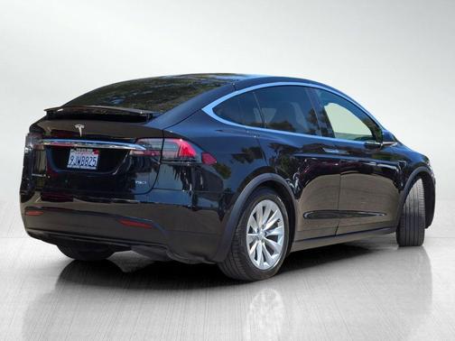 Obsidian Black Metallic 2018 Tesla Model X 75D