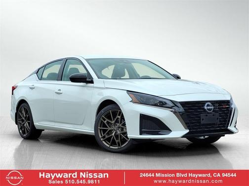 2025 Nissan Altima SR