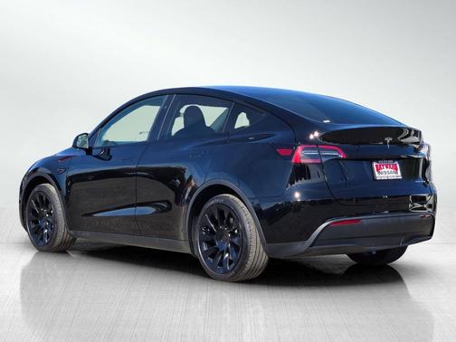 2025 Tesla Model Y Long Range