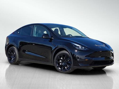 Black 2025 Tesla Model Y Long Range