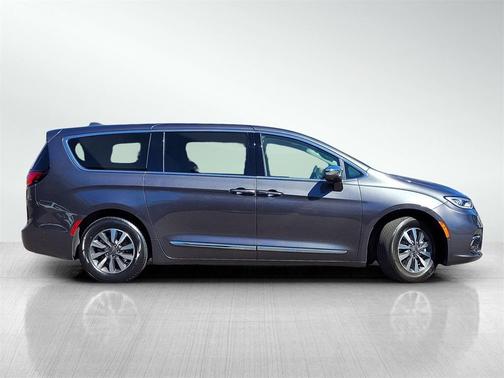 2022 Chrysler Pacifica Hybrid Limited