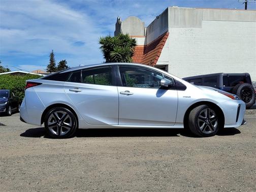 2019 Toyota Prius XLE
