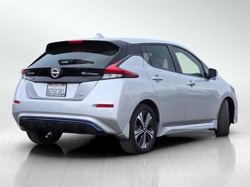 2022 Nissan Leaf SV