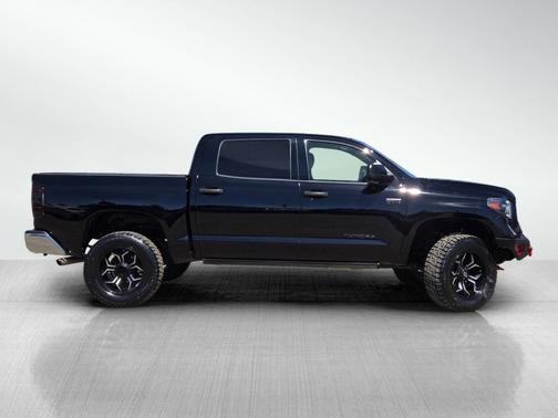 Black 2016 Toyota Tundra SR5