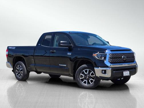 Midnight Black Metallic 2019 Toyota Tundra SR5