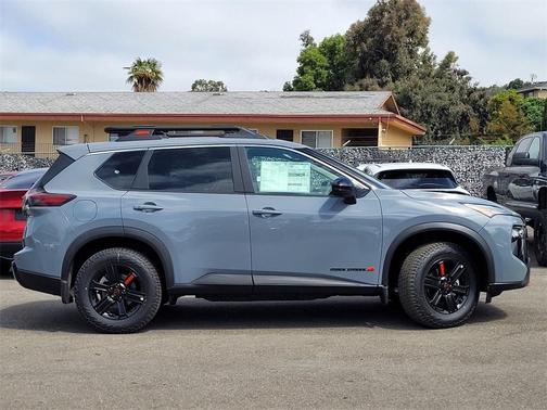 2025 Nissan Rogue Rock Creek
