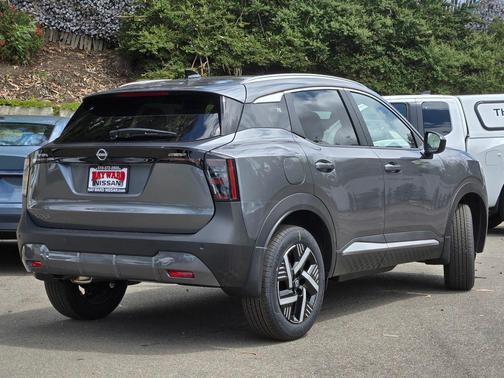 Gun Metallic 2026 Nissan Kicks SV