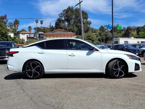 2023 Nissan Altima 2.5 SR