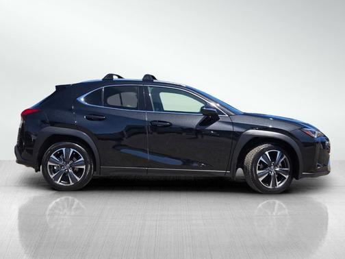 Caviar 2022 Lexus UX 200 Base