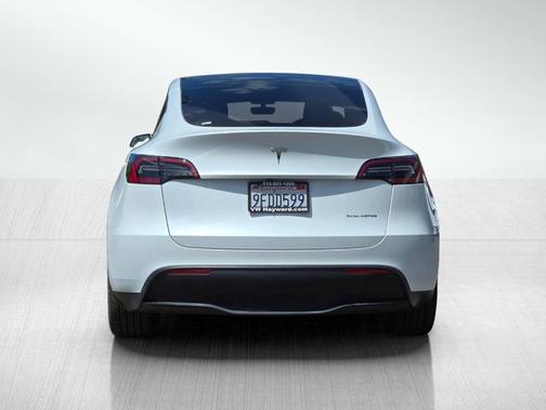 Pearl White Multi 2023 Tesla Model Y Long Range