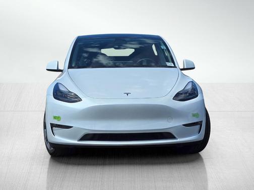 Pearl White Multi 2023 Tesla Model Y Long Range