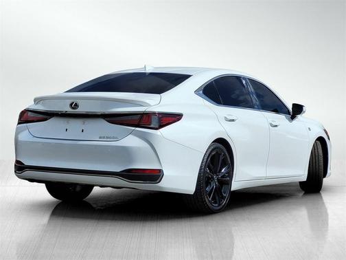 2023 Lexus ES 300h Base