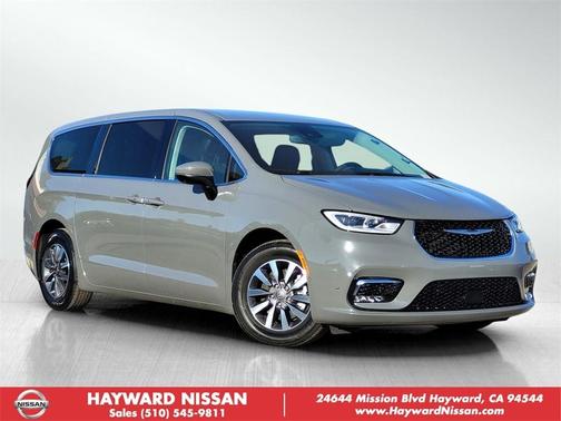 2023 Chrysler Pacifica Hybrid Touring L