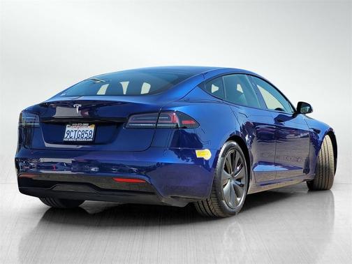 2022 Tesla Model S Base