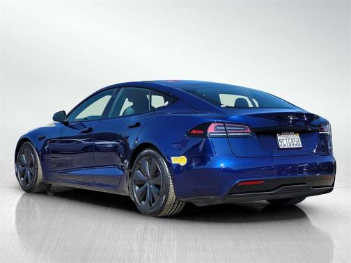2022 Tesla Model S Base