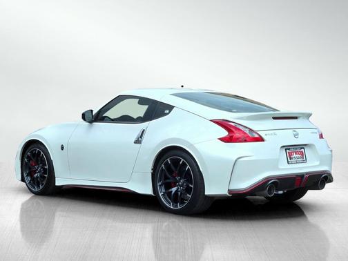 Pearl White 2016 Nissan 370Z NISMO Tech
