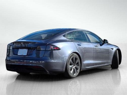 2022 Tesla Model S Base