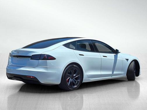 Pearl White Multi 2022 Tesla Model S Plaid