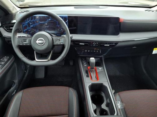 Super Black 2025 Nissan Kicks SR
