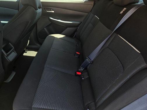Everest White P 2026 Nissan Leaf S+