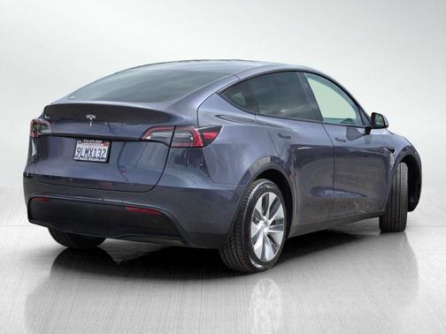 2023 Tesla Model Y Base