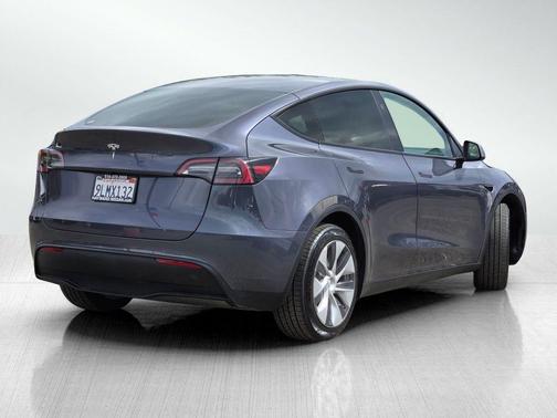 2023 Tesla Model Y Base