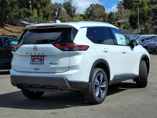 2025 Nissan Rogue SL